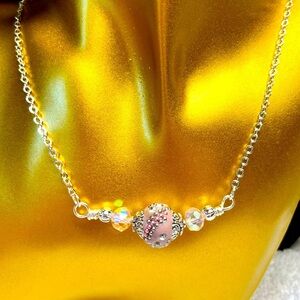 Stunning collar/choker neck chain, silver and pink colors